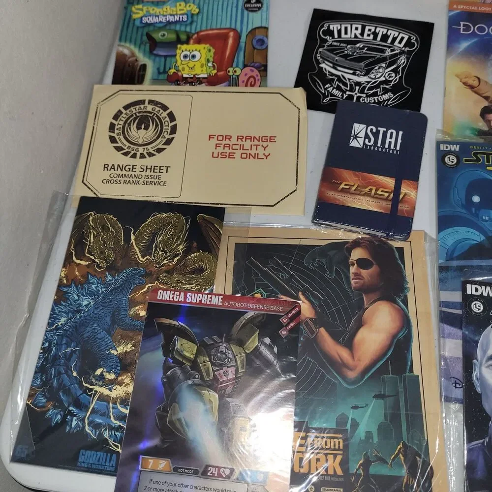 Loot crate lot random items x-files spiderman hero horror poster 90s nostalgia